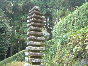 仏隆寺の十三重塔