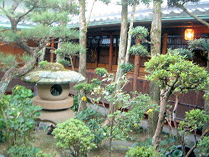 中庭の風景　奈良の旅館