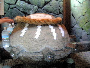 狭井神社の水